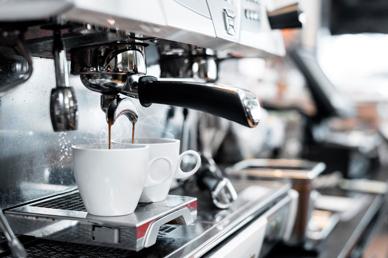 Come pulire una macchina da caffè professionale senza compromettere aroma e qualità dell’espresso