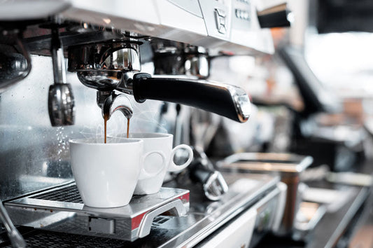 Come pulire una macchina da caffè professionale senza compromettere aroma e qualità dell’espresso